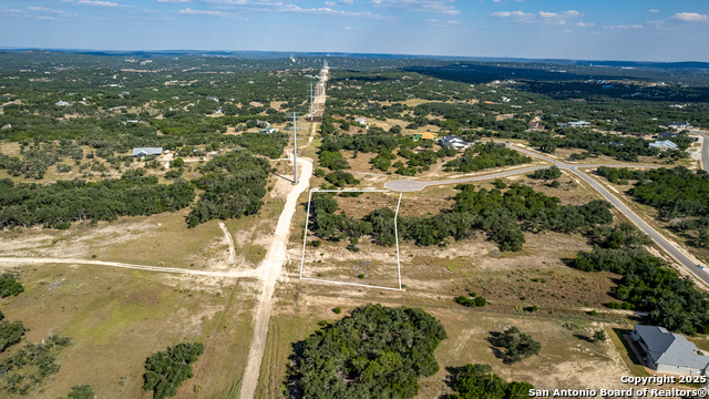 Listing photo id 0 for 634 Butler Oaks