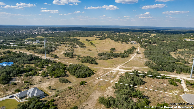 Listing photo id 1 for 634 Butler Oaks