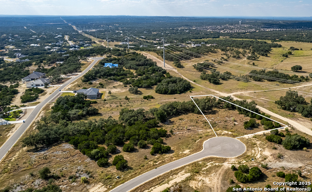 Listing photo id 2 for 634 Butler Oaks