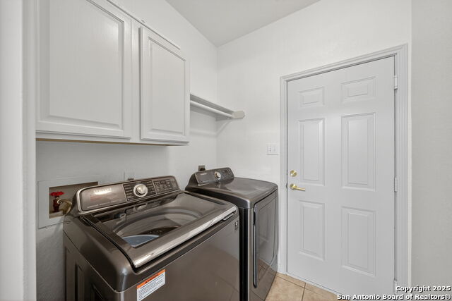 Image 16 of 37 For 210 English Oaks