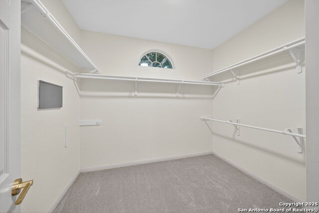 Image 27 of 37 For 210 English Oaks