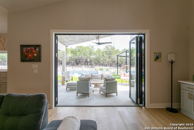 Image 43 of 56 For 845 Coronado