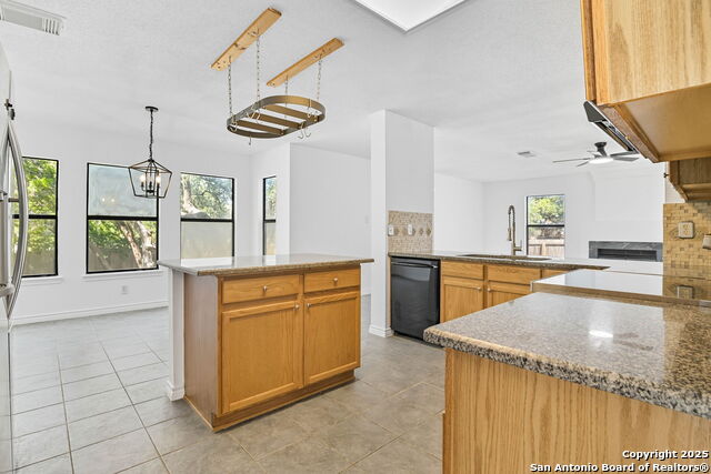 Image 11 of 33 For 4835 Sunlit Well