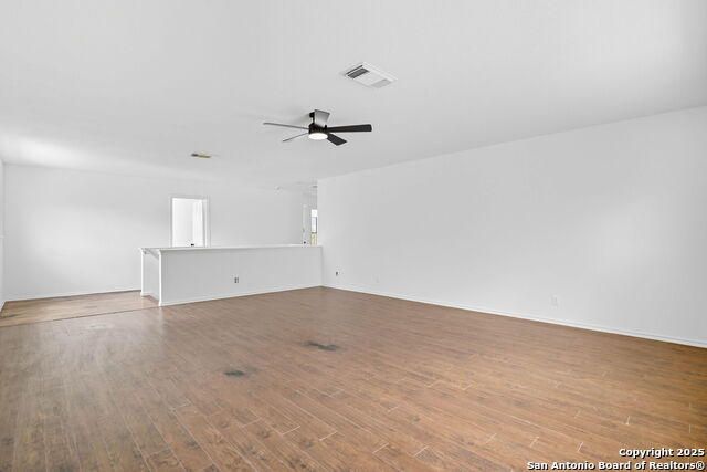 Image 17 of 33 For 4835 Sunlit Well