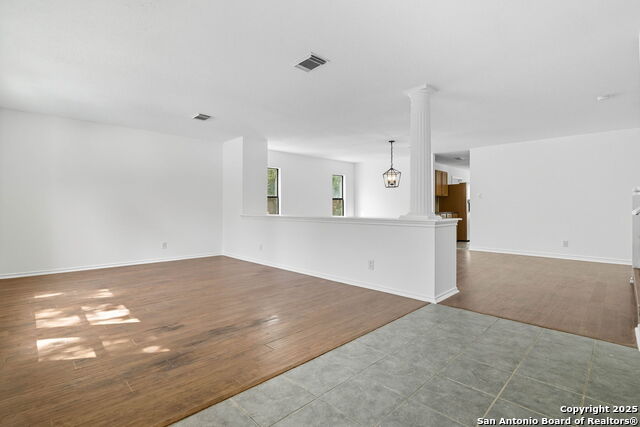 Image 4 of 33 For 4835 Sunlit Well