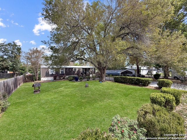 Details for 1521 Pecan Dr Nw, McQueeney, TX 78123