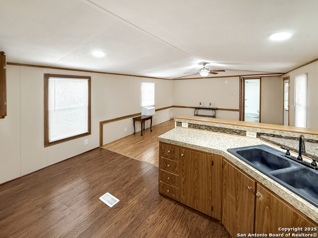 Listing photo id 10 for 1521 Pecan Dr Nw