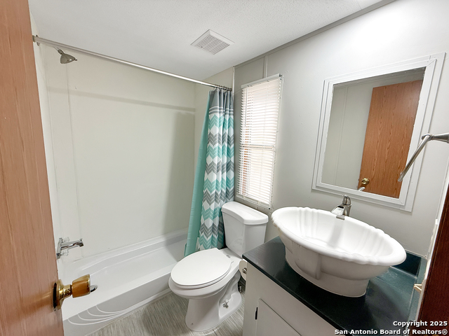 Listing photo id 13 for 1521 Pecan Dr Nw