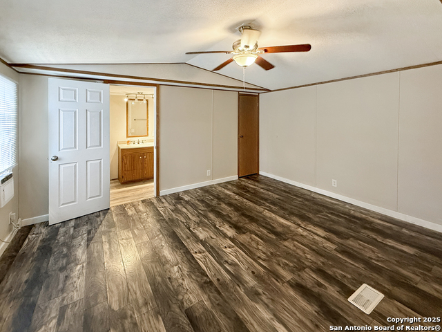 Listing photo id 15 for 1521 Pecan Dr Nw