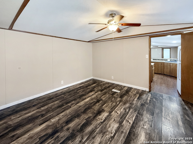 Listing photo id 18 for 1521 Pecan Dr Nw