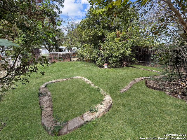 Listing photo id 24 for 1521 Pecan Dr Nw