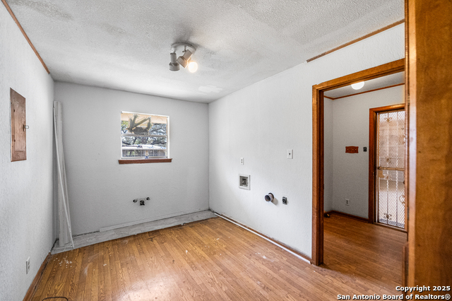 Image 10 of 78 For 0 Fm 2200