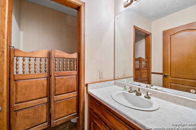 Image 24 of 78 For 0 Fm 2200