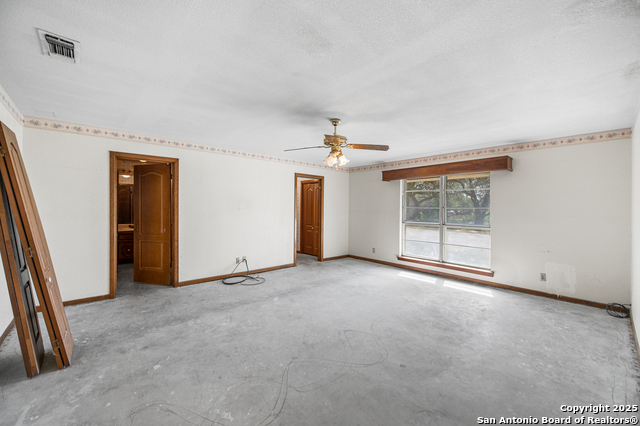 Image 27 of 78 For 0 Fm 2200