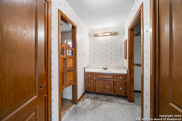 Image 31 of 78 For 0 Fm 2200