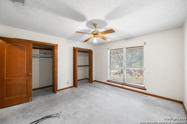 Image 34 of 78 For 0 Fm 2200