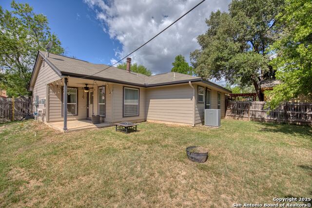 Listing photo id 15 for 6522 Forest Village