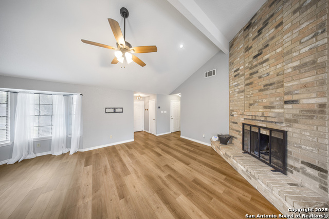 Listing photo id 2 for 6522 Forest Village