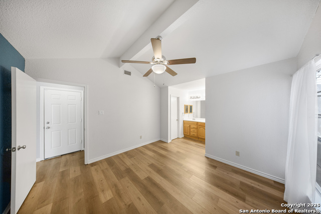 Listing photo id 6 for 6522 Forest Village