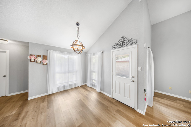 Listing photo id 7 for 6522 Forest Village