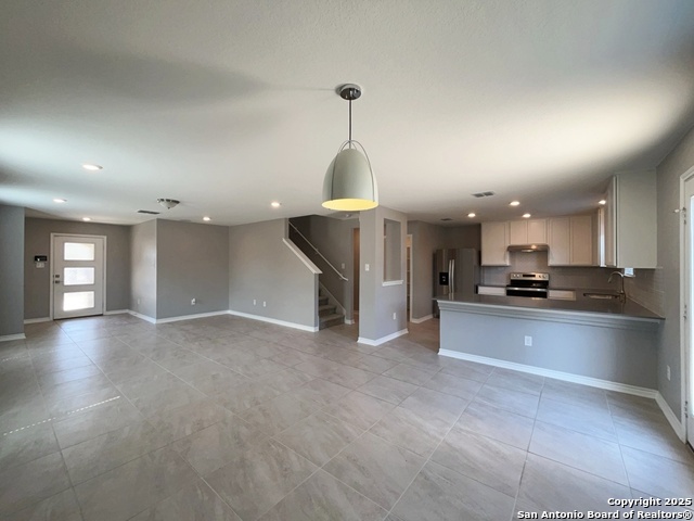 Image 11 of 52 For 8018 Kingfisher Landing