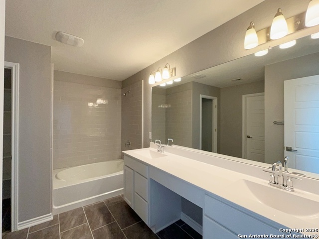 Image 23 of 52 For 8018 Kingfisher Landing