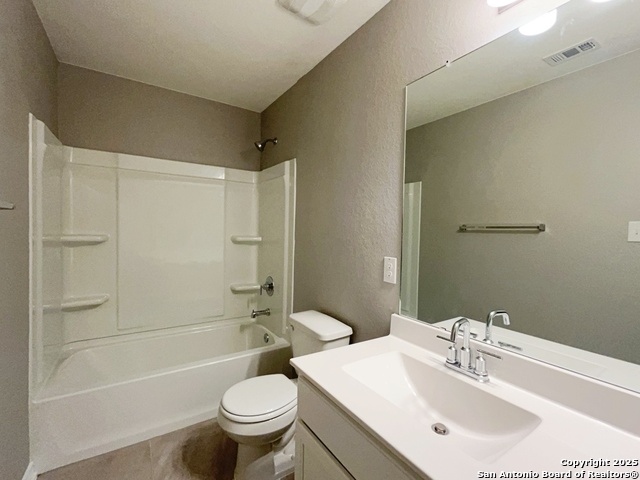 Image 30 of 52 For 8018 Kingfisher Landing