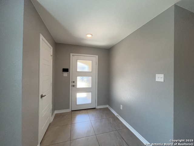 Image 33 of 52 For 8018 Kingfisher Landing