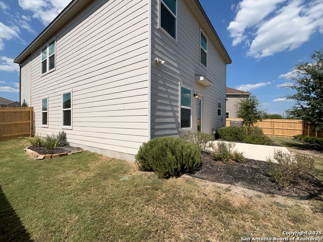 Image 35 of 52 For 8018 Kingfisher Landing