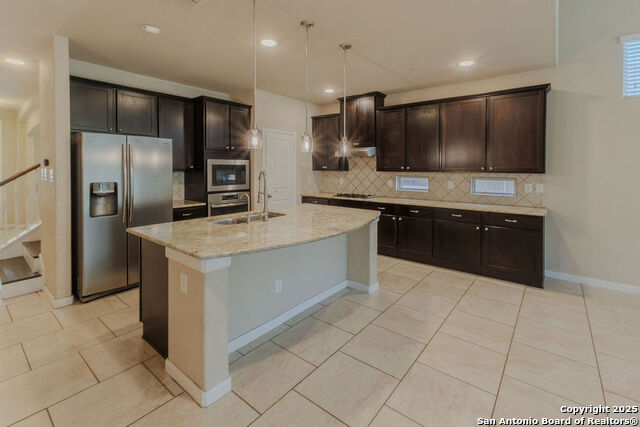 Listing photo id 11 for 1226 Hidden Cave Drive