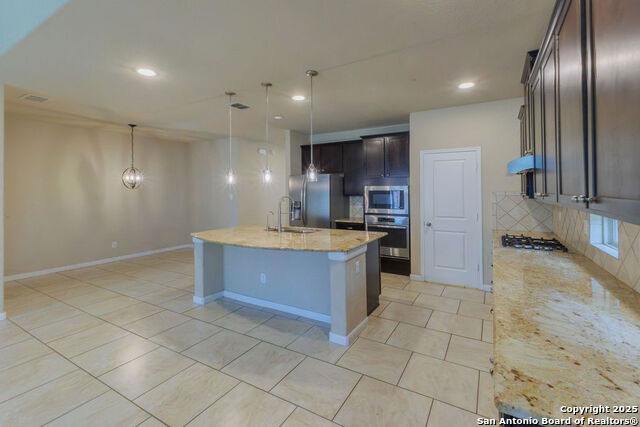 Listing photo id 12 for 1226 Hidden Cave Drive
