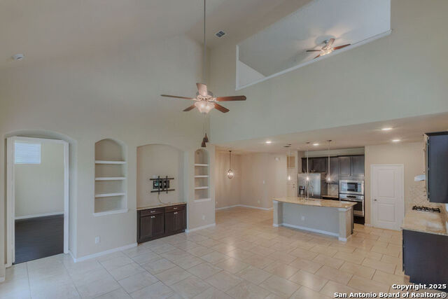 Listing photo id 13 for 1226 Hidden Cave Drive