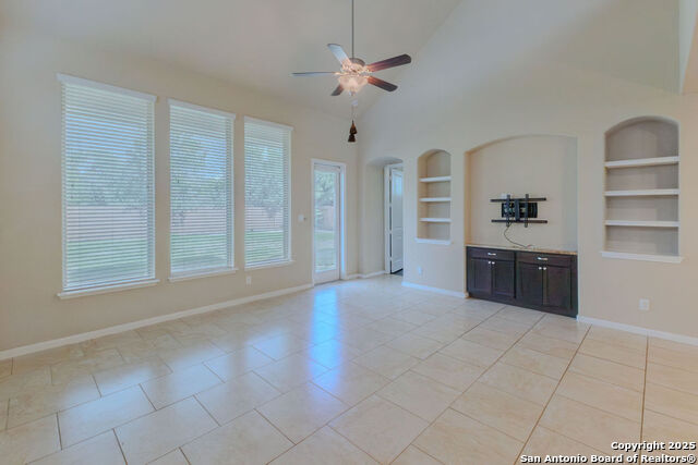 Listing photo id 16 for 1226 Hidden Cave Drive