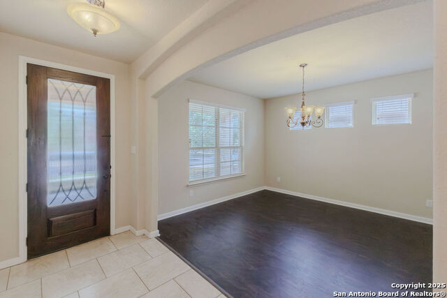 Listing photo id 4 for 1226 Hidden Cave Drive
