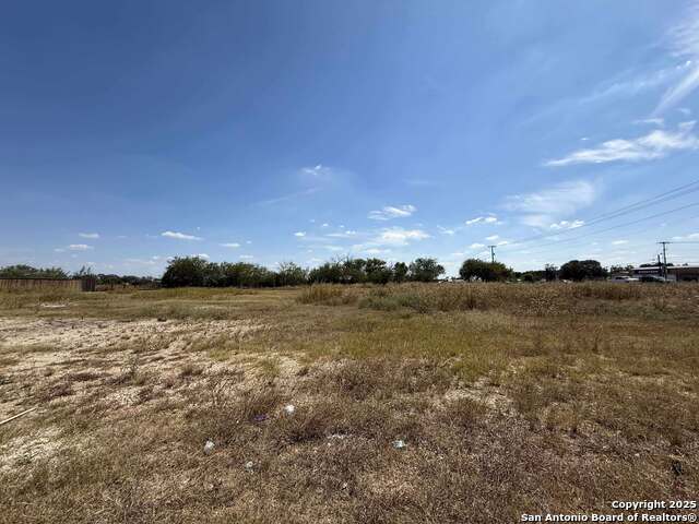 Listing photo id 1 for 0 Avery Village