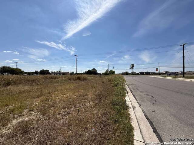 Listing photo id 3 for 0 Avery Village