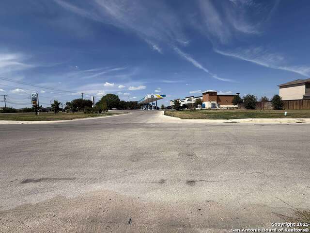 Listing photo id 4 for 0 Avery Village