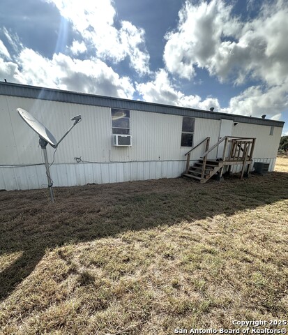 Listing photo id 4 for 1434 Cr 665  