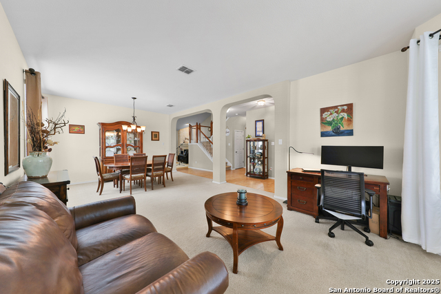 Listing photo id 8 for 5711 Lasalle