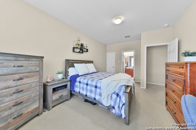 Listing photo id 11 for 5711 Lasalle