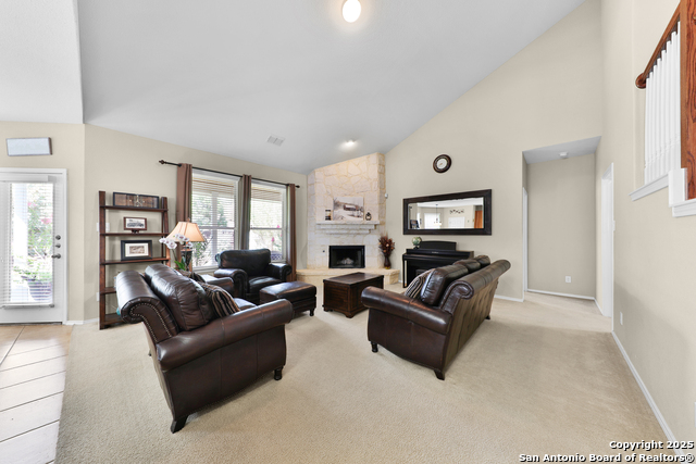 Listing photo id 13 for 5711 Lasalle