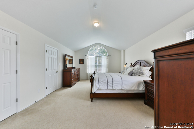 Listing photo id 28 for 5711 Lasalle
