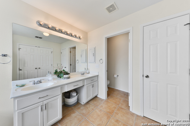 Listing photo id 29 for 5711 Lasalle