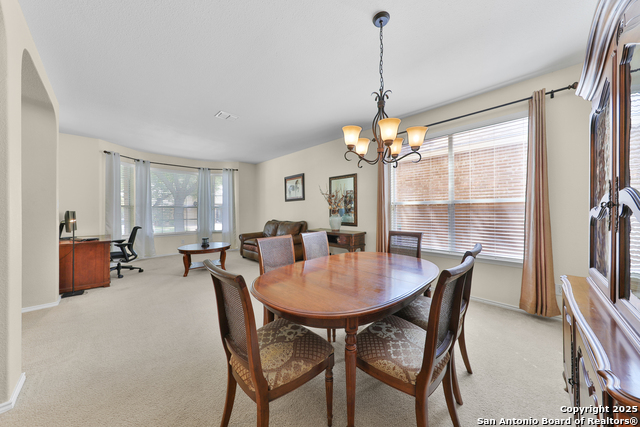 Listing photo id 6 for 5711 Lasalle