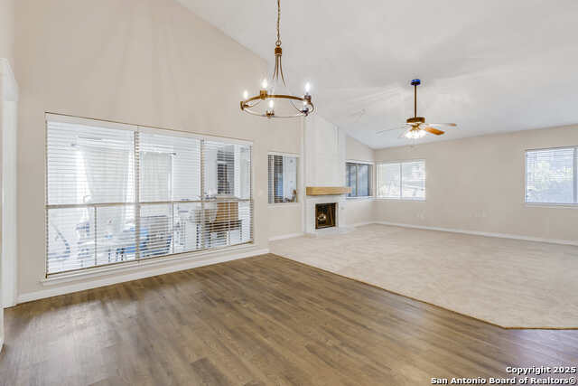 Listing photo id 9 for 8308 Spring Town