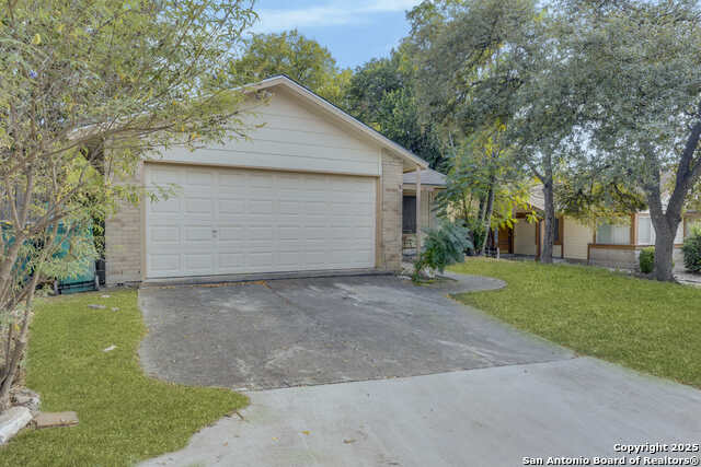 Listing photo id 13 for 8308 Spring Town