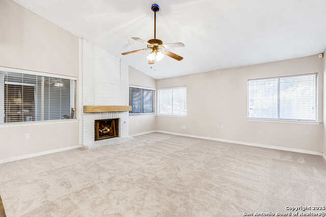 Listing photo id 14 for 8308 Spring Town