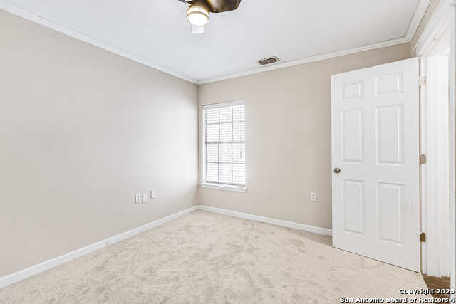 Listing photo id 19 for 8308 Spring Town