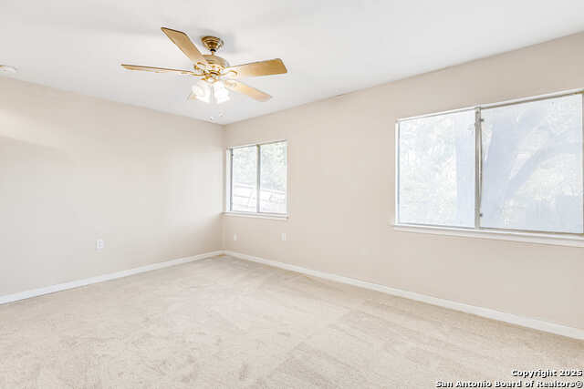 Listing photo id 24 for 8308 Spring Town