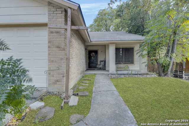 Listing photo id 27 for 8308 Spring Town